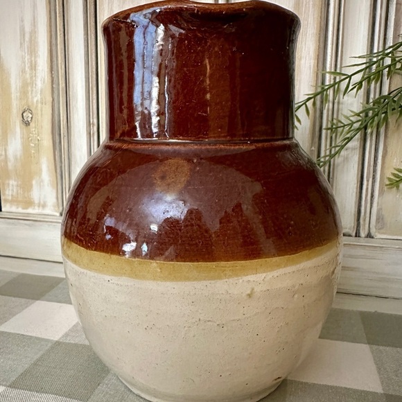 VINTAGE, STONEWARE PITCHER. EARLY 20TH CENTURY. TWO-TONE DESIGN - Picture 4 of 8